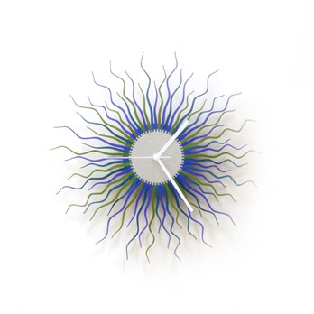 Medusaブドウの木 - 紫と緑の色合いのオーガニック壁掛け時計の画像