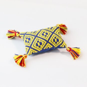 【新作】ポップで可愛い針山/ピンクッション　こぎん刺し/刺し子/刺繍　毒々しく華やかカラー♪の画像