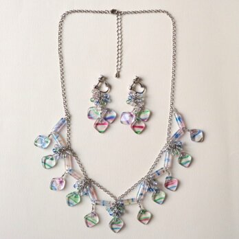 アイリスガラスのネックレス＆イヤリング／ピアス デミパリュールの画像