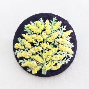 ミモザの花刺繍ブローチ（大)の画像