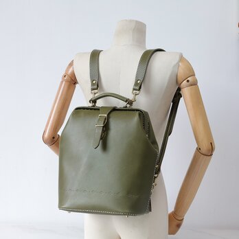 ★１つ限りキャンペーン中！★がま口 ラックスリュック 本革バッグ手作りのレザーバッグ 手染め / 総手縫いの画像
