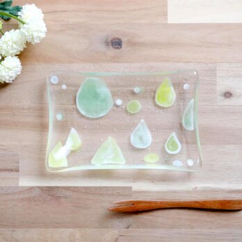 ガラスの長方皿「森の雨雫」