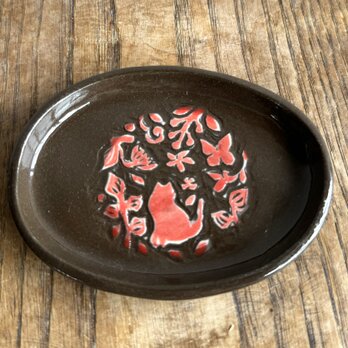 kakiotoshi black 豆皿　－ 猫と蝶々の画像