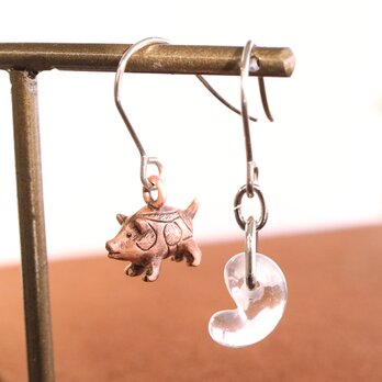 コメいのっち（猪形土製品）＆水晶勾玉フックピアス　(659-897/純銅製)の画像