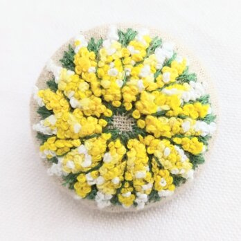 ミモザのサークルリース　花刺繍ブローチの画像