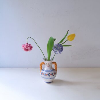 ねじねじ耳の花瓶の画像