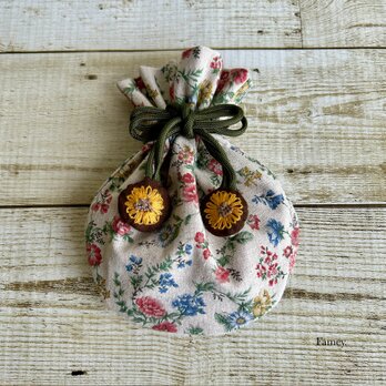 大人かわいい手刺繍ひまわりと花柄の巾着ポーチ　小物入れ　コットンリネン　夏の画像