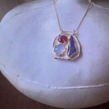 冬の夜の静寂　K10 Ruby原石/BoulderOpal necklaceの画像