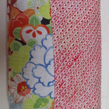 ７８１０　絞りと花柄の着物で作ったポシェットの画像