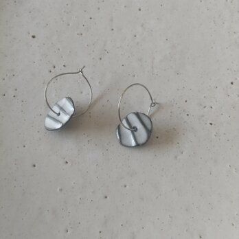 陶ピアス(モノトーン)の画像