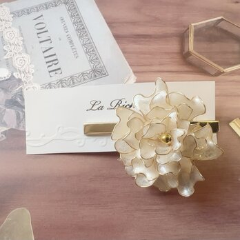carina(ｶﾘｰﾅ)　花びらのヘアクリップの画像