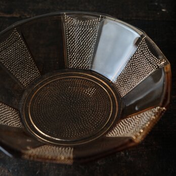 十二角な形状◆サーモンピンクな色味。昭和前〜中期　プレスガラス浅型十二角大鉢　古民家　暮らしに。