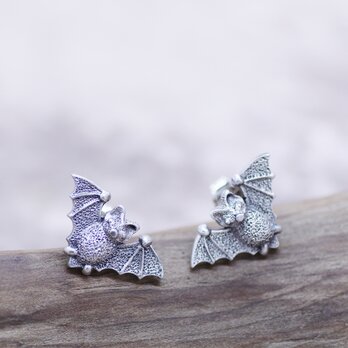 コウモリのシルバーピアス（両耳）の画像
