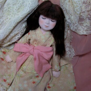 縮緬人形・眠り目、和装洋装お着換え可能、立ち座りスタンド、椅子つき可能、送料無料の画像