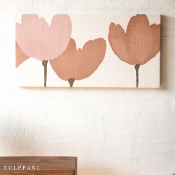 淡いお花が優しい印象 ベージュ＆ピンク 北欧 TULPPANI B ファブリックパネル 木製ファブリックボード 大きめサイズの画像