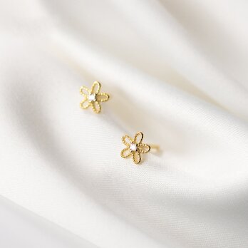 ピアス 花 フラワー 透かし 一粒 1粒 小さめの画像