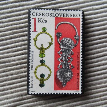 チェコスロバキア　切手ブローチ　9818