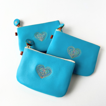 刺繍 "パスケース・小物入れ"『HEART❤︎』(牛革)