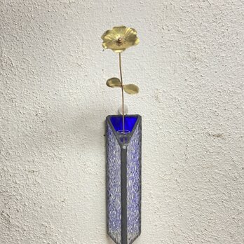 『何処かにどこかに咲く花”』 コバルトブルー壁掛け一輪挿し ： 真鍮フラワーの画像