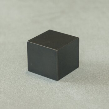 真鍮ペーパーウェイト：四角柱25×22【黒染め】の画像