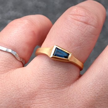 ブルーサファイア　テーパーバゲット　0.52ct　変形印台　シルバーSV925リングの画像