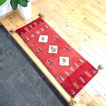 新規入荷】ペルシャ　ギャッベ ミニランナー　110x43cm 赤色 パネル ヤギ 生命の木 RJ10195の画像