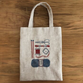 手刺繍トートバッグ、ハンカチのセットの画像