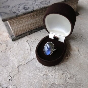 天然石の指輪 ■ シンプル 大粒オーバル ■ ラブラドライトの画像