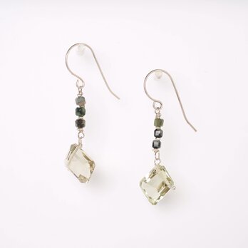 -Lemon quartz・Emerald- pierceの画像