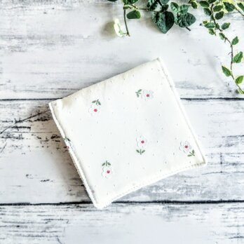 【刺繍生地】愛らしい花柄のハーフハンカチ　大人かわいい　ガーゼハンカチ　ハンカチタオル　フォーマル　小さい　プレゼントの画像