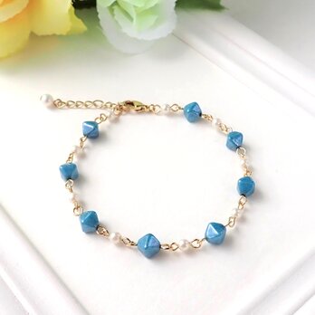 《２色から選べる》スクエアビーズとパールのブレスレット