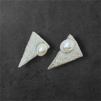 triangleピアス　オーバルパール　L サージカルステンレスの画像