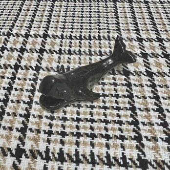 陶器 箸置き　マッコウクジラ 黒【HA007】の画像