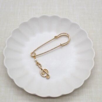 ト音記号チャームブローチの画像