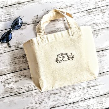 刺繍の黒い車　ミニトートバッグ　Sサイズ　帆布　生成り　ランチバッグ　コットン　手提げ　オーダーメイド　シンプルの画像