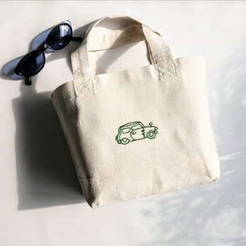 緑の車の刺繍　ミニトートバッグ　生成り　帆布　ランチバッグ　手提げ　コットン　Sサイズ　シンプル　オーダーメイドの画像