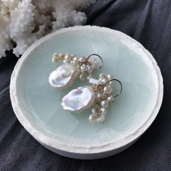 『再販』【Ｋ14gf】花びらパールとクリスタルクォーツのピアス(イヤリング)の画像