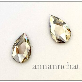 【オーストリア製 swarovski クリスタルシルバーシェイド　大粒　雫　ピアス】14㎜　軽いの画像