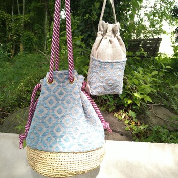 ラフィアとインポートファブリックの　Rope Drawstring Bag（Smokeypink）おそろいセットの画像