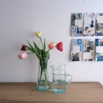 再生ガラスの花瓶の画像