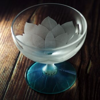 ガラス盃「白蓮」の画像