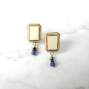 jewel cut+ソーダライトのpierce/earringsquare白）の画像