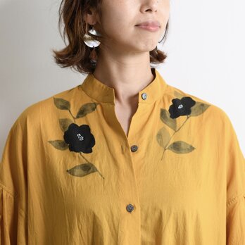手描きソフトワッシャー・ロングブラウス＜山茶花＞の画像