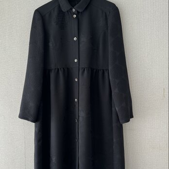 黒　シャツカラー　タックスカートワンピースの画像