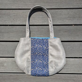 ★ころんと可愛いトートバッグ★　　トートバッグ　刺繍　の画像