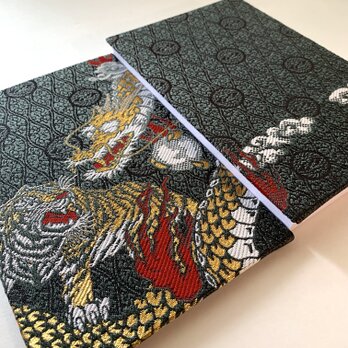 『龍虎〜藍墨茶』　金襴織物御朱印帳　B6大判サイズ　龍　虎　雲立涌　有識文様　天界　蛇腹御朱印帳　御朱印帳　桐生織物の画像