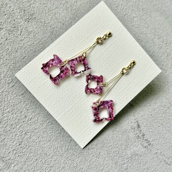 【バッグ・クロージャー】ルビーの耳飾り【アクリル】　パンをとめるアレの画像