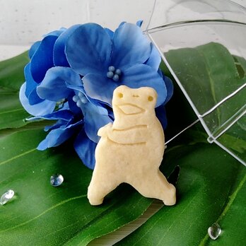 カエルのクッキー型（ダンスに夢中)(24-A)　お菓子作り　製菓用　抜き型　型抜きクッキー型の画像