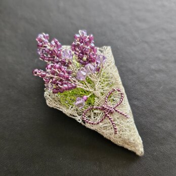 ワイヤー花束のブローチ(ラベンダー)の画像