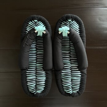 【ふちどりデザイン】 24cm 布ぞうり 2カラーの水色使用【No.289】の画像